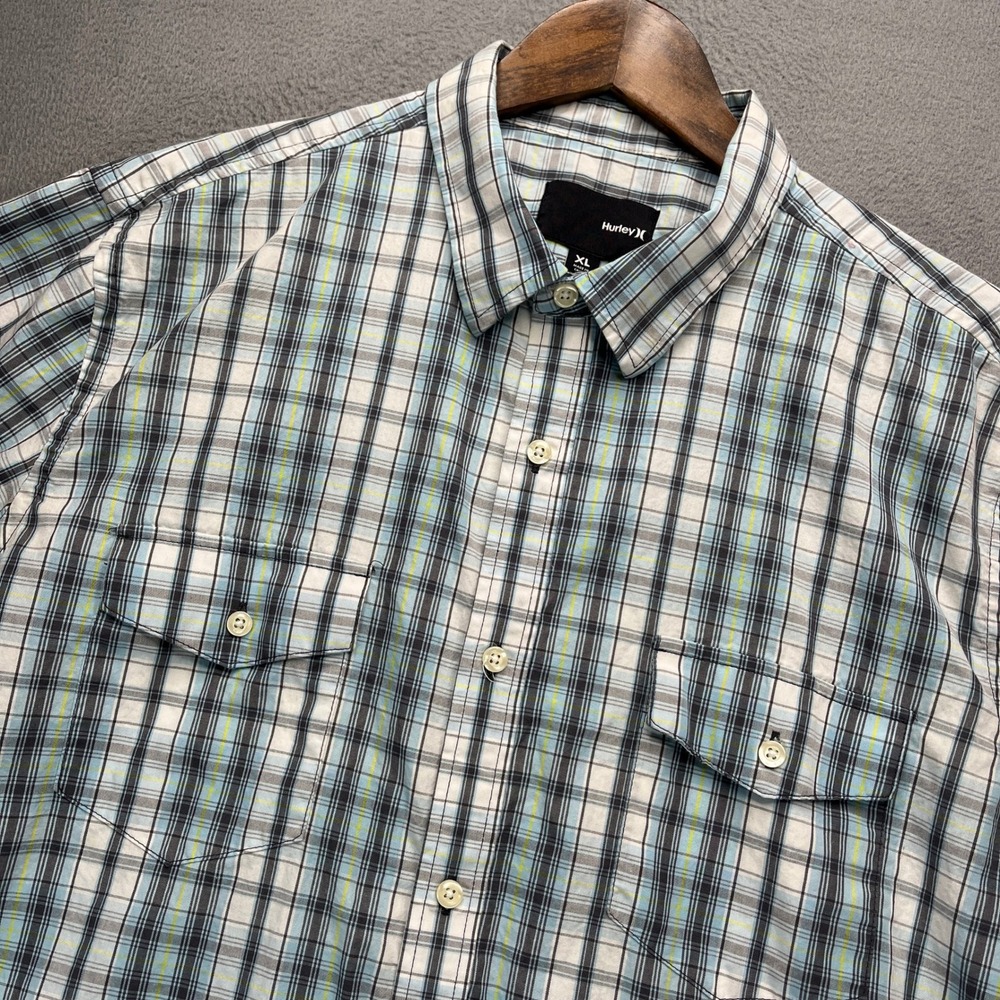Hurley Plaid Short Sleeve Button Up Shirt Mens XL Multicolor Cotton Casual Top